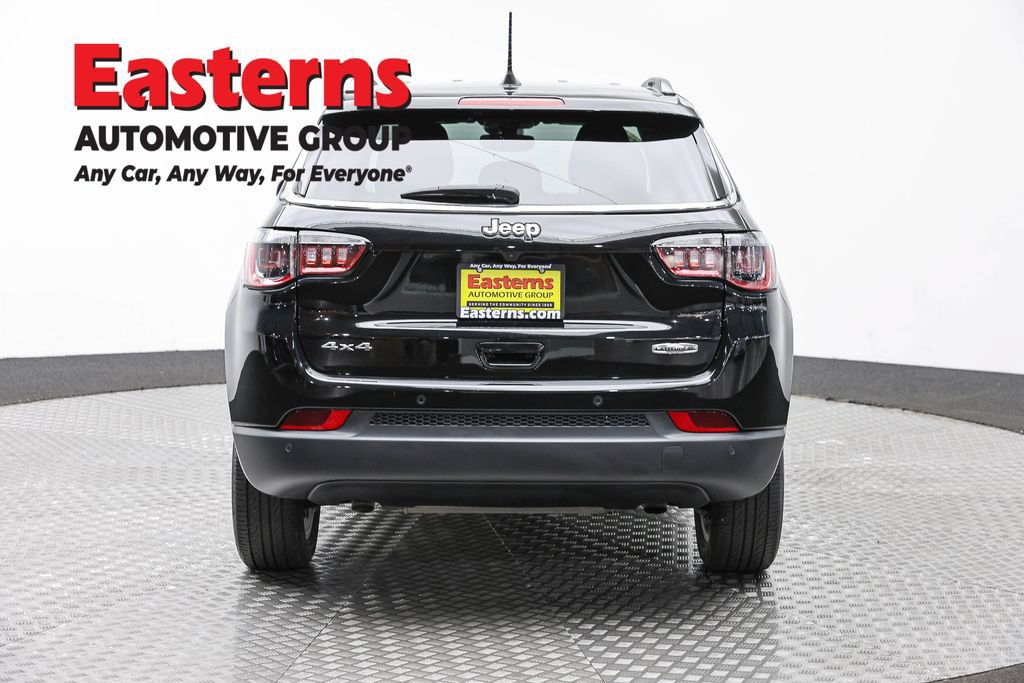 Used 2024 Jeep Compass Latitude AWD/4WD image 6