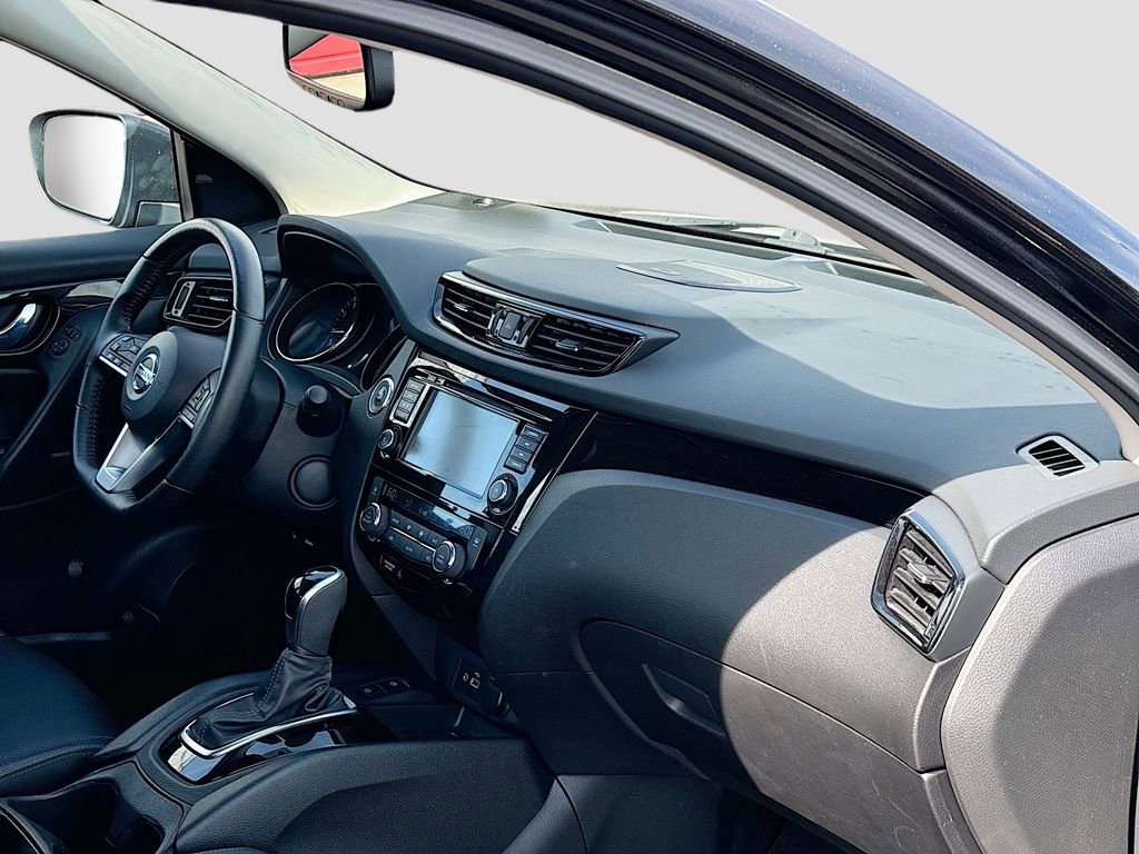Used 2022 Nissan Rogue Sport SL w/ Premium Package image 30