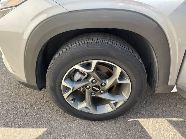 Used 2025 Chevrolet Trax LT w/ LT Convenience Package FWD image 21