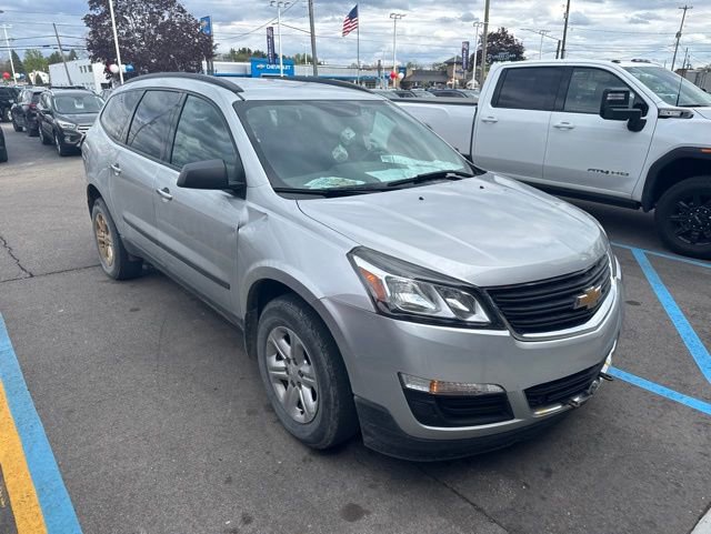 Used 2015 Chevrolet Traverse LS FWD image 2