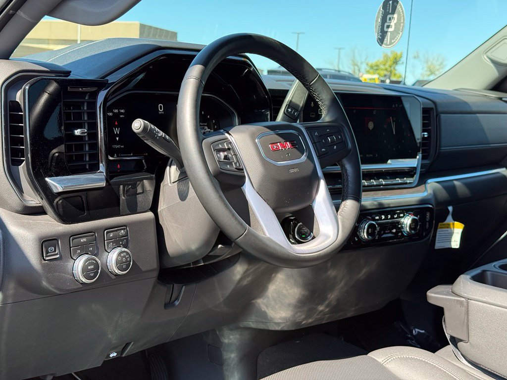 Used 2026 GMC Sierra 1500 SLT AWD/4WD image 28