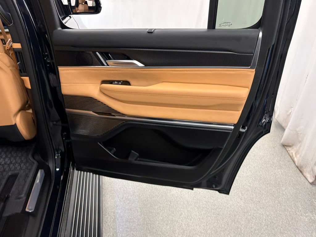 Certified 2025 Jeep Grand Wagoneer Series III w/ Rear Seat Video Group 1 AWD/4WD image 49