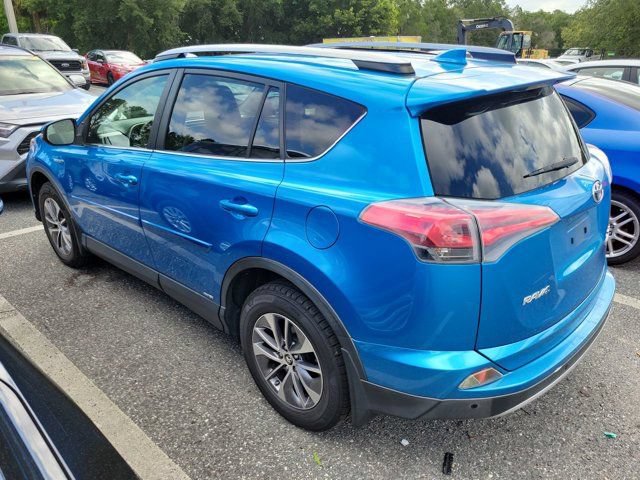 Used 2017 Toyota RAV4 XLE w/ Convenience Package AWD/4WD image 7