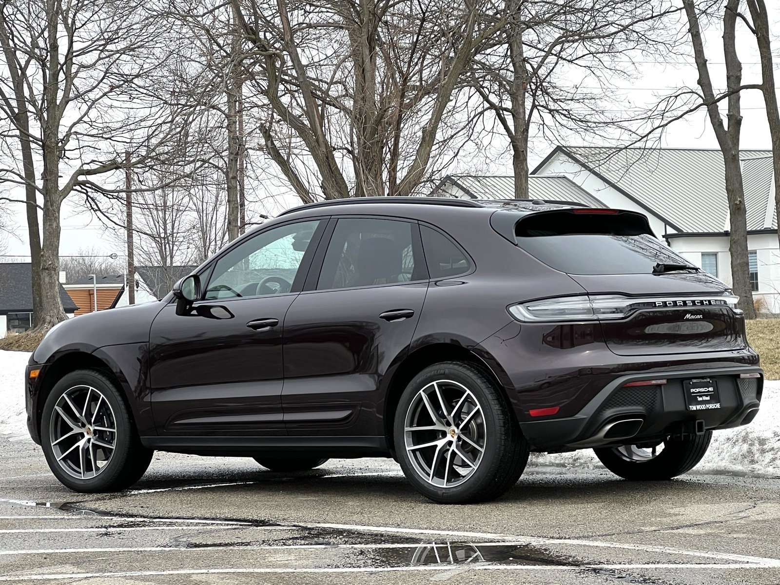 Certified 2025 Porsche Macan image 3