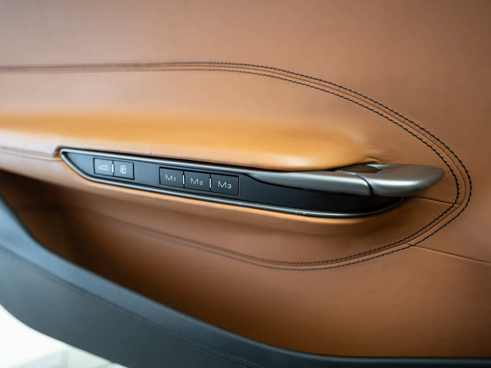 Certified 2018 Ferrari GTC4Lusso image 25