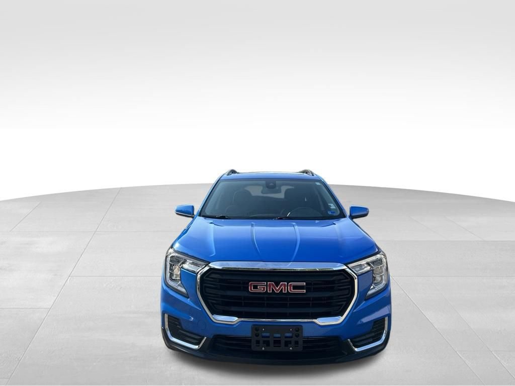 Used 2024 GMC Terrain SLE w/ Driver Convenience Package FWD image 9