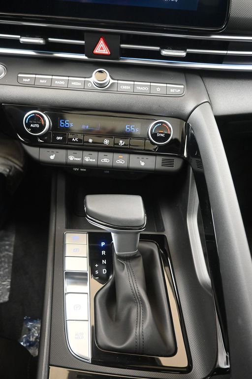 Certified 2025 Hyundai Elantra SEL FWD image 29