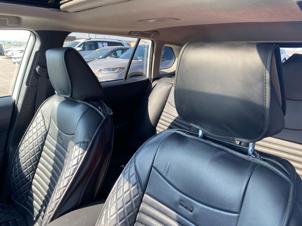 Used 2022 Toyota Corolla Cross LE w/ Moonroof Package image 20