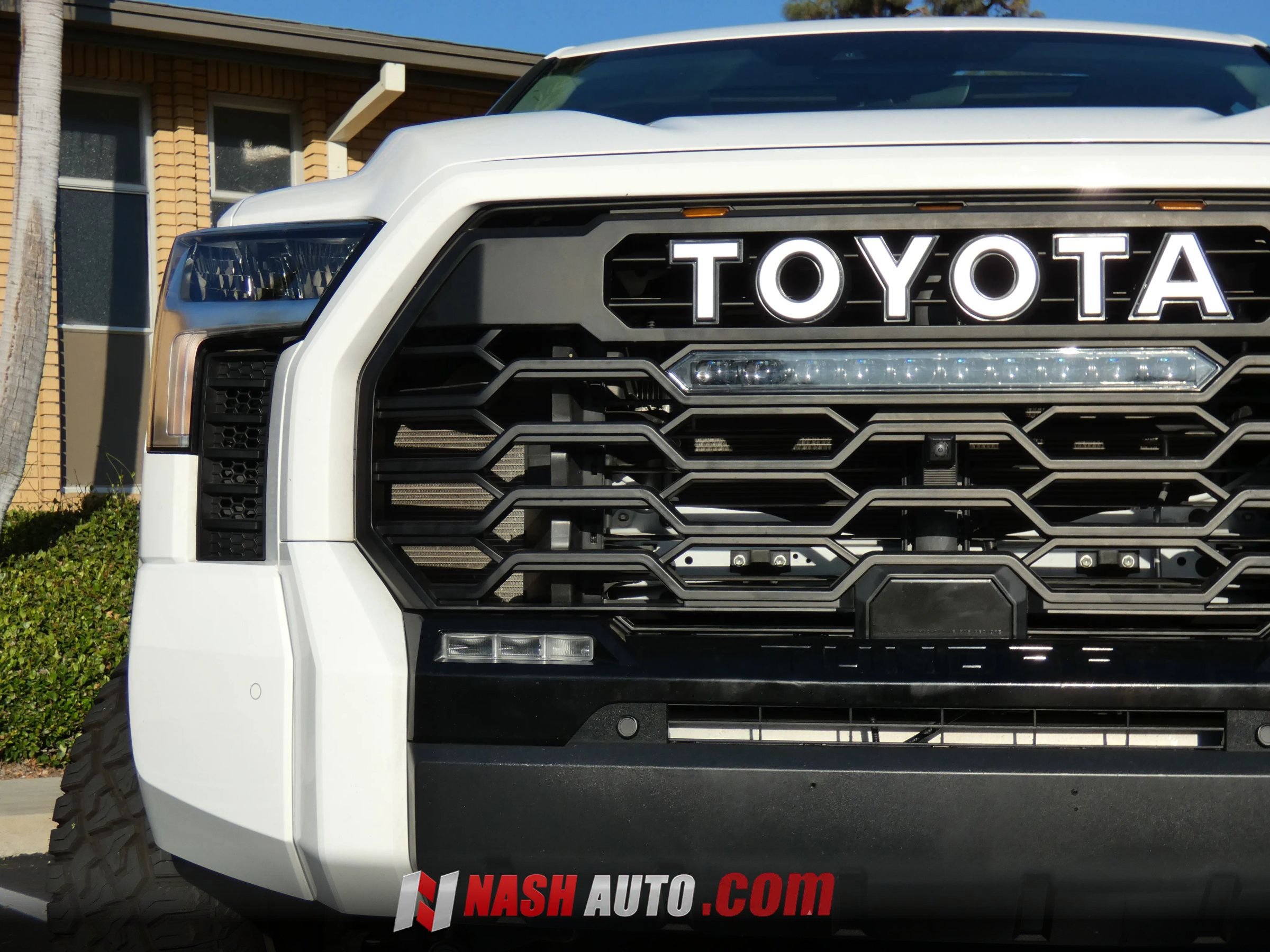 Used 2024 Toyota Tundra Limited AWD/4WD image 19