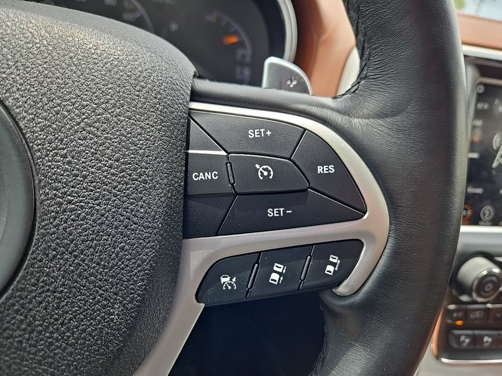 Used 2018 Jeep Grand Cherokee Summit AWD/4WD image 18