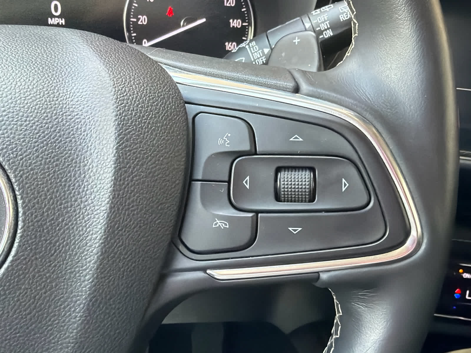 Used 2023 Buick Envision Essence FWD image 36