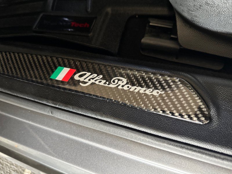 Used 2019 Alfa Romeo Giulia AWD image 30