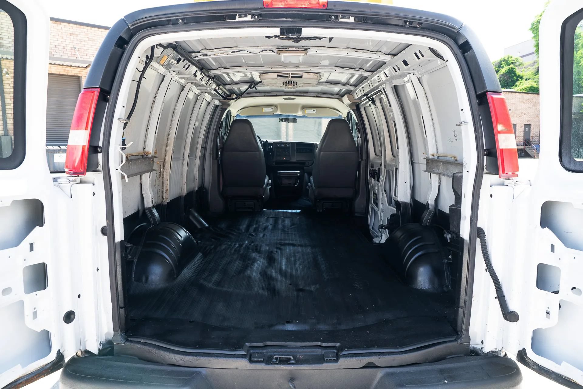 Used 2007 Chevrolet Express 1500 RWD image 8