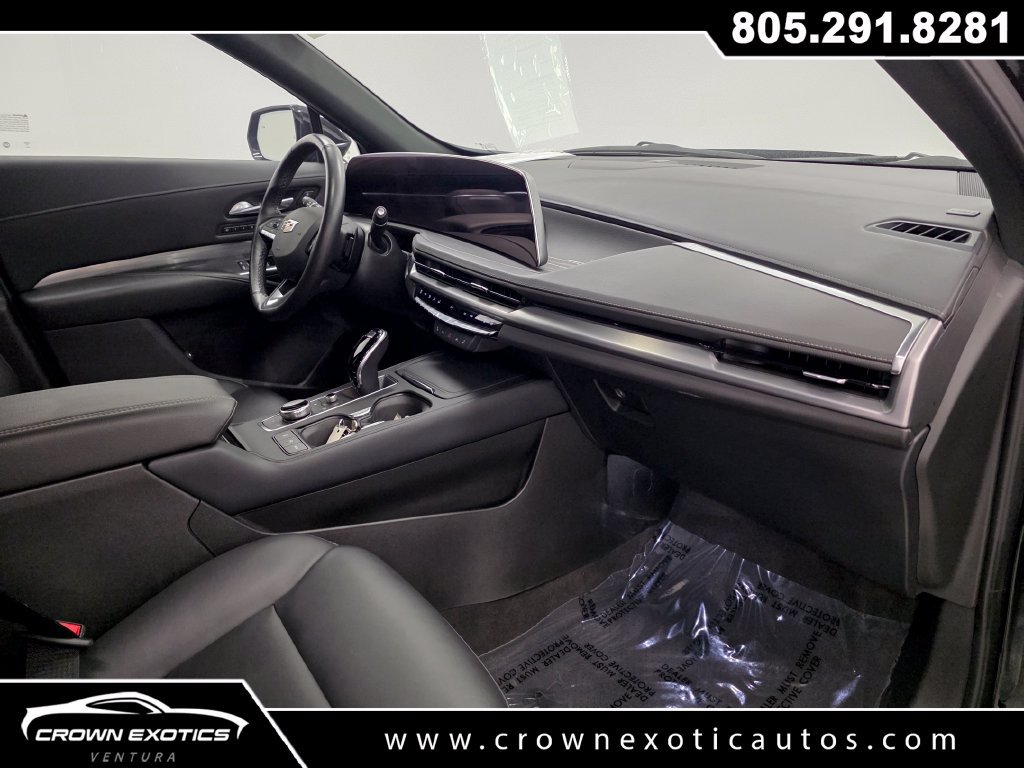 Used 2025 Cadillac XT4 Premium Luxury w/ Cold Weather Package FWD image 11
