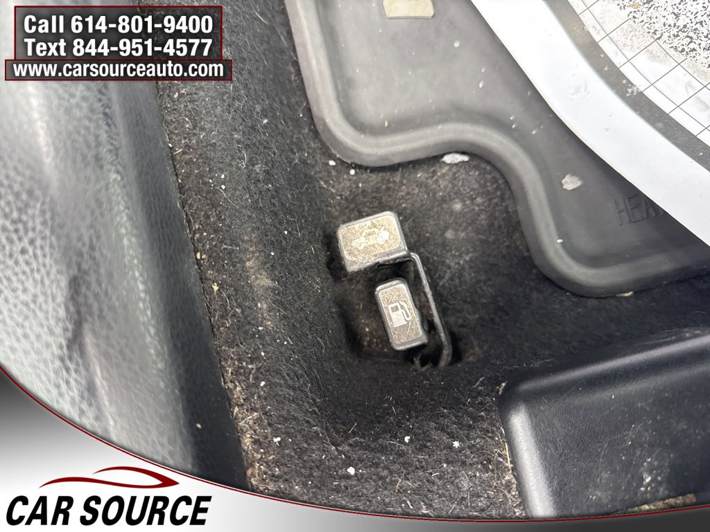 Used 2016 Toyota Corolla L image 17