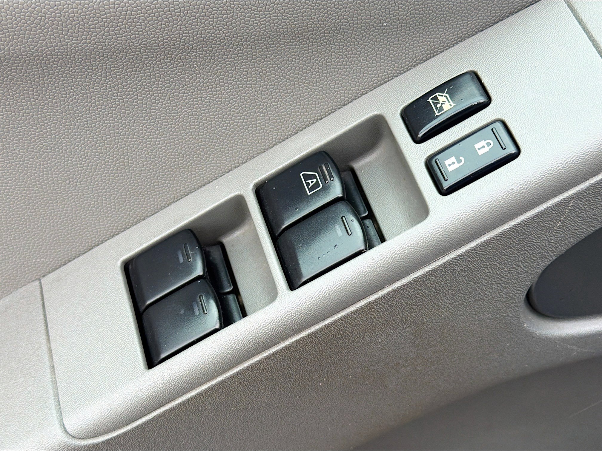 Used 2015 Nissan Frontier SV AWD/4WD image 15