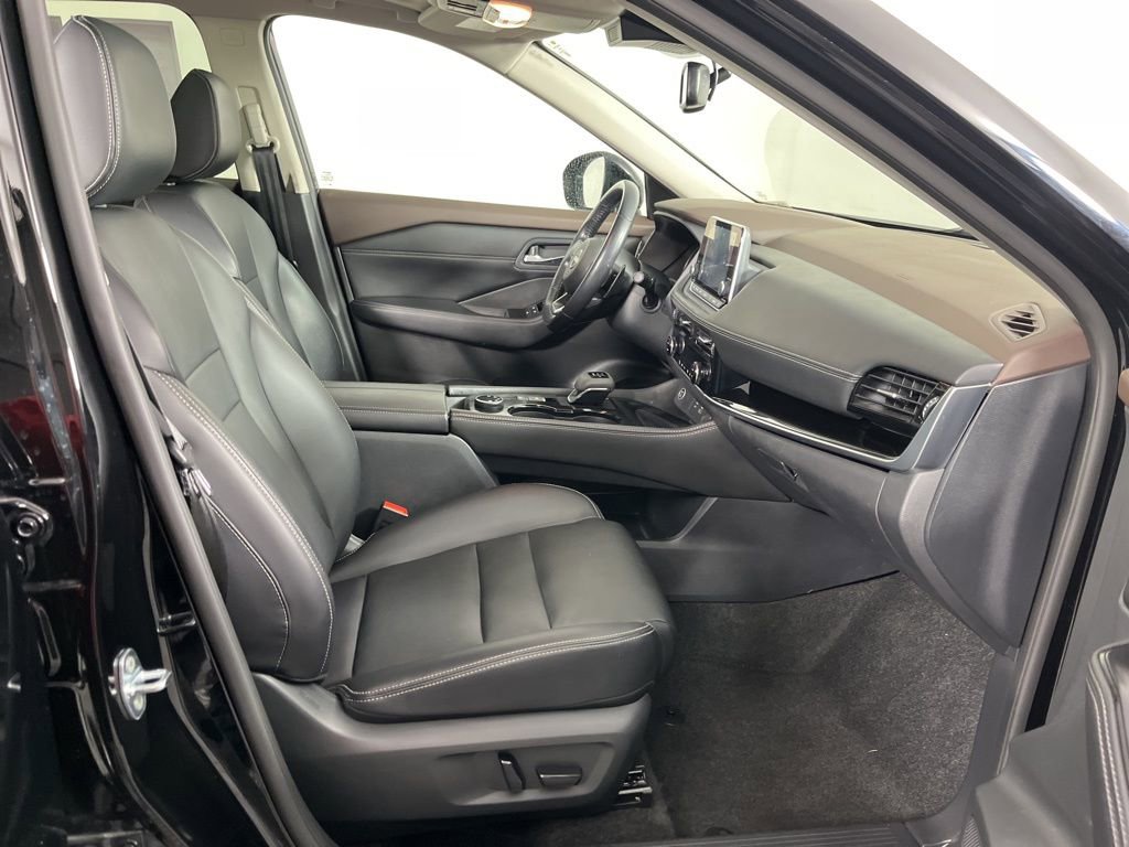 Used 2023 Nissan Rogue SL image 7