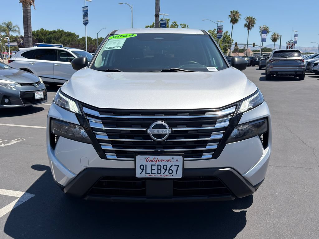 Used 2024 Nissan Rogue S FWD image 2