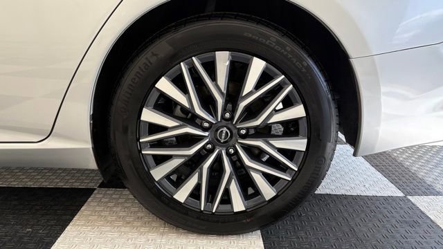 Used 2025 Nissan Altima 2.5 SV FWD image 10