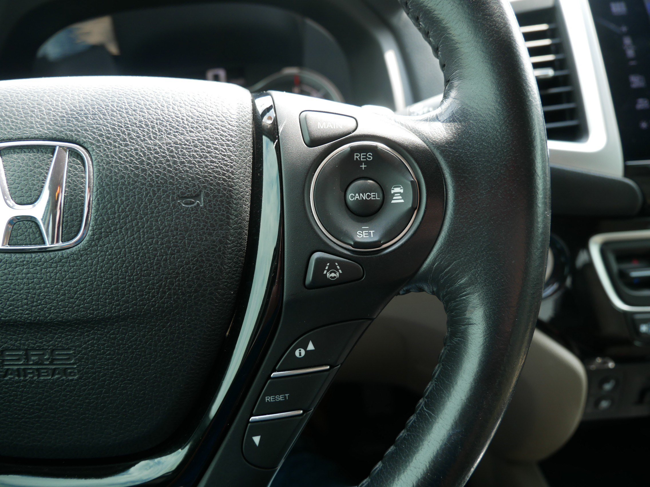 Used 2016 Honda Pilot Elite image 29