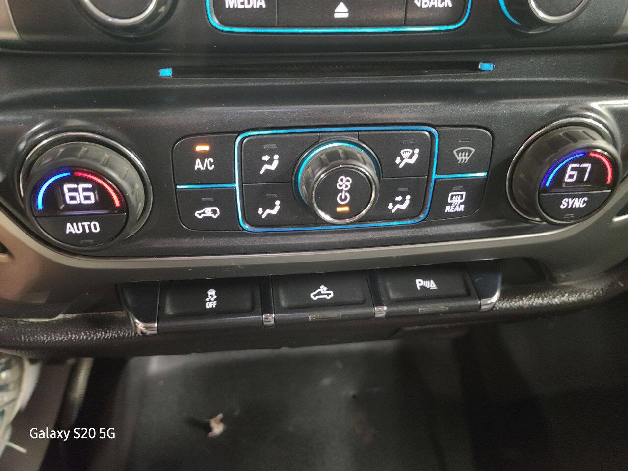 Used 2018 Chevrolet Silverado 2500 LT image 33