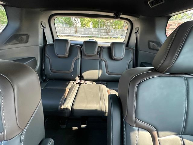 New 2025 Nissan Armada SL w/ Captain's Chari Seat Package image 31