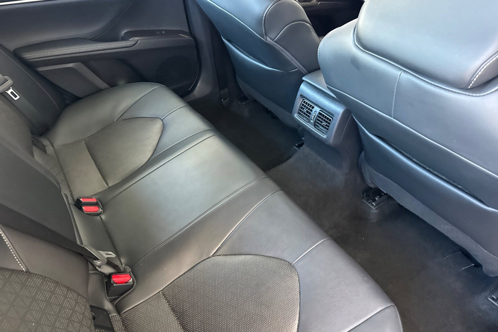 Used 2023 Toyota Camry XSE FWD image 31