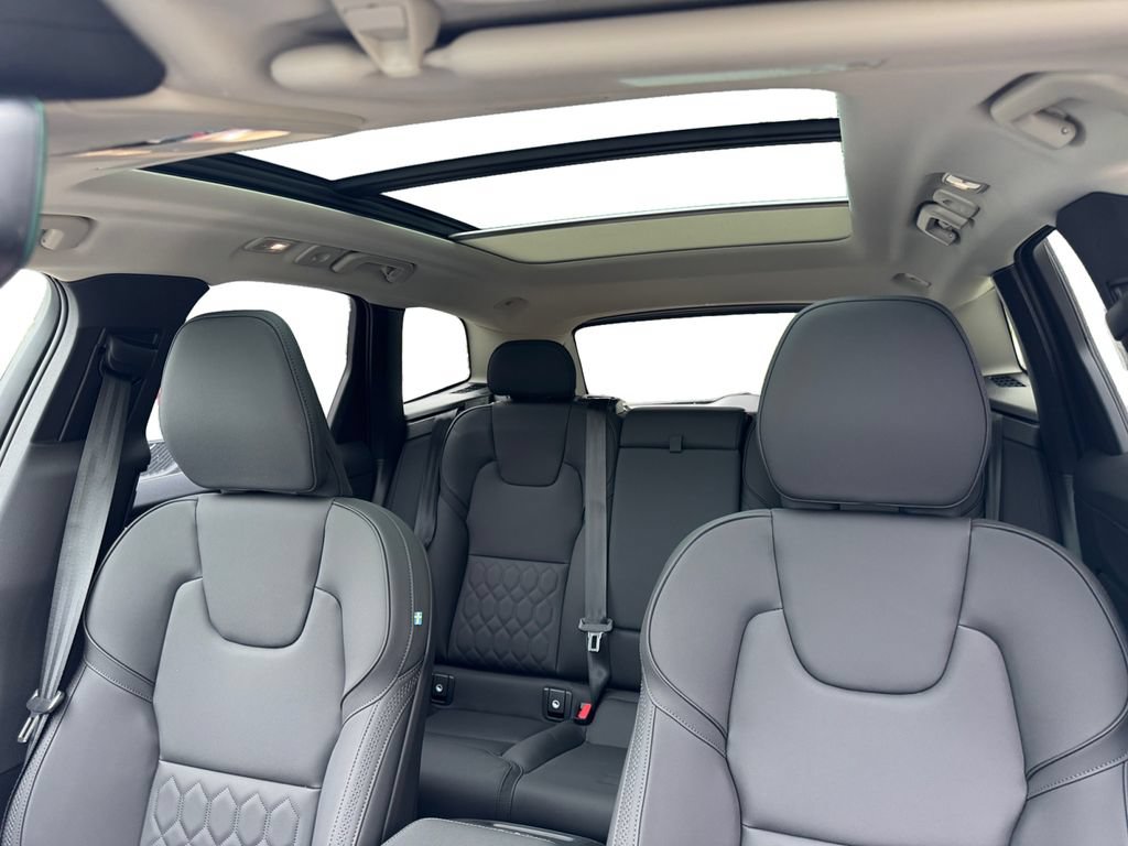 New 2026 Volvo XC60 B5 Plus w/ Protection Package Premier AWD/4WD image 22