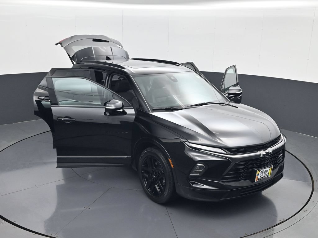 Used 2025 Chevrolet Blazer RS w/ Driver Confidence II Package AWD/4WD image 29