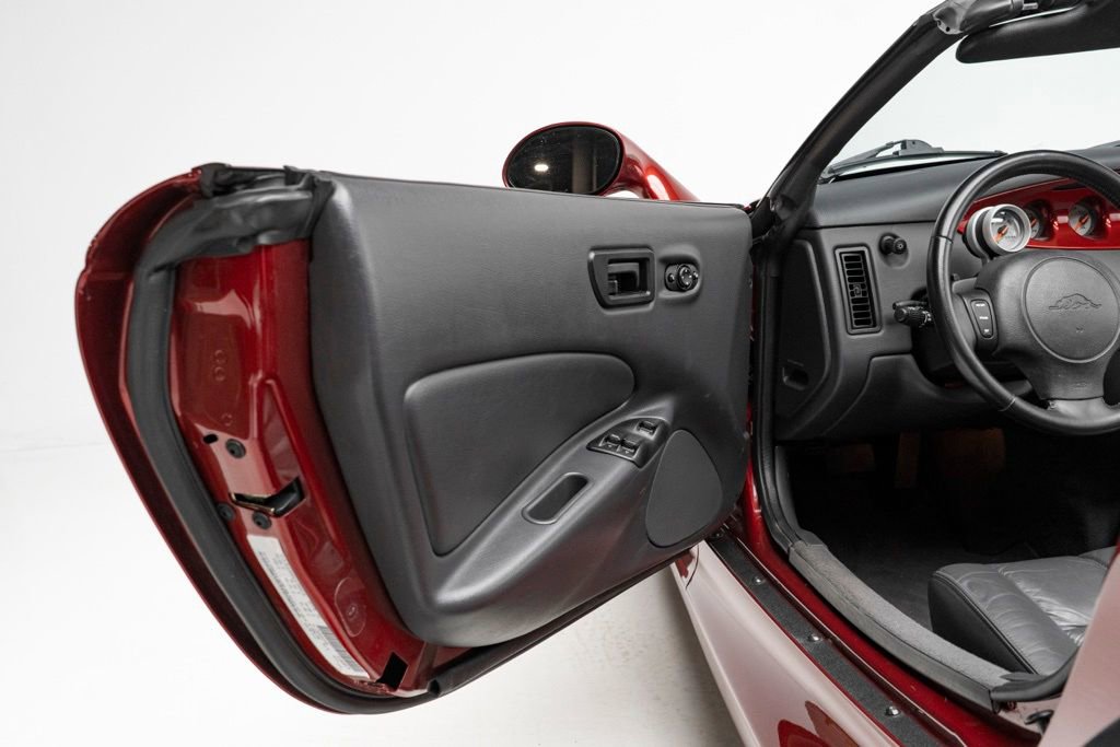 Used 2002 Chrysler Prowler image 17