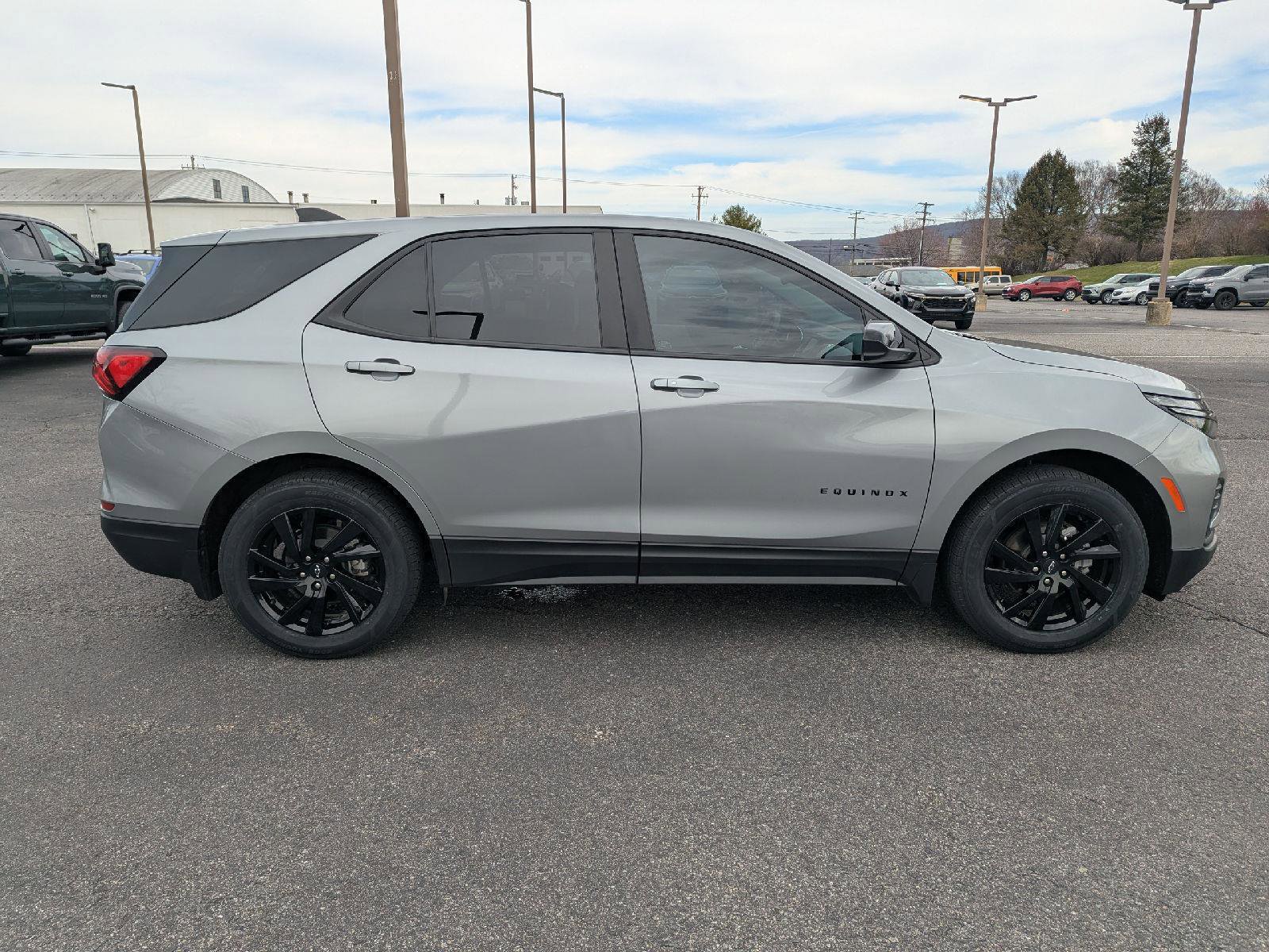 Used 2023 Chevrolet Equinox LS w/ LS Convenience Package image 8
