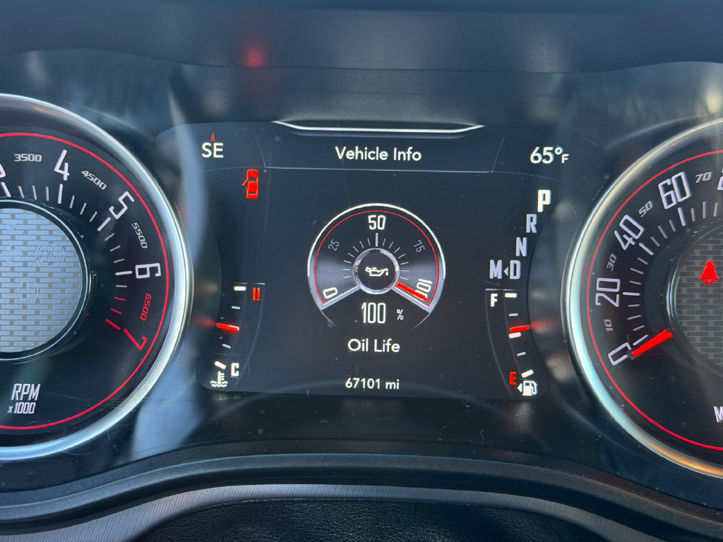 Used 2019 Dodge Challenger SXT RWD image 17