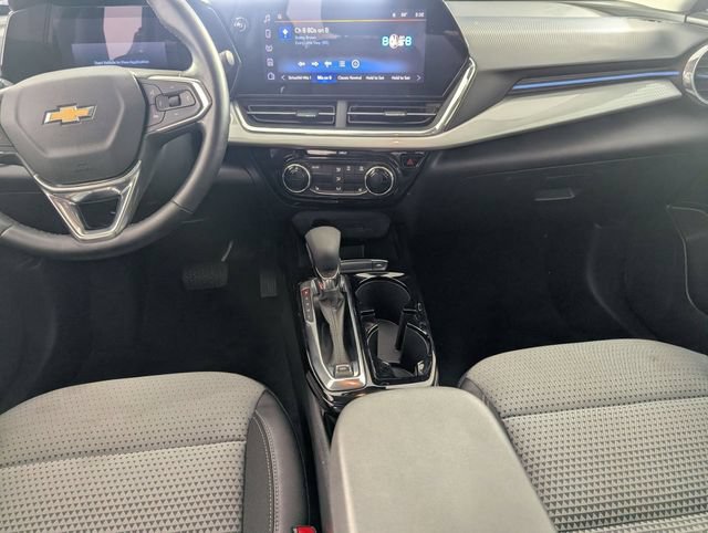 Certified 2025 Chevrolet Trax LT w/ LT Convenience Package FWD image 23