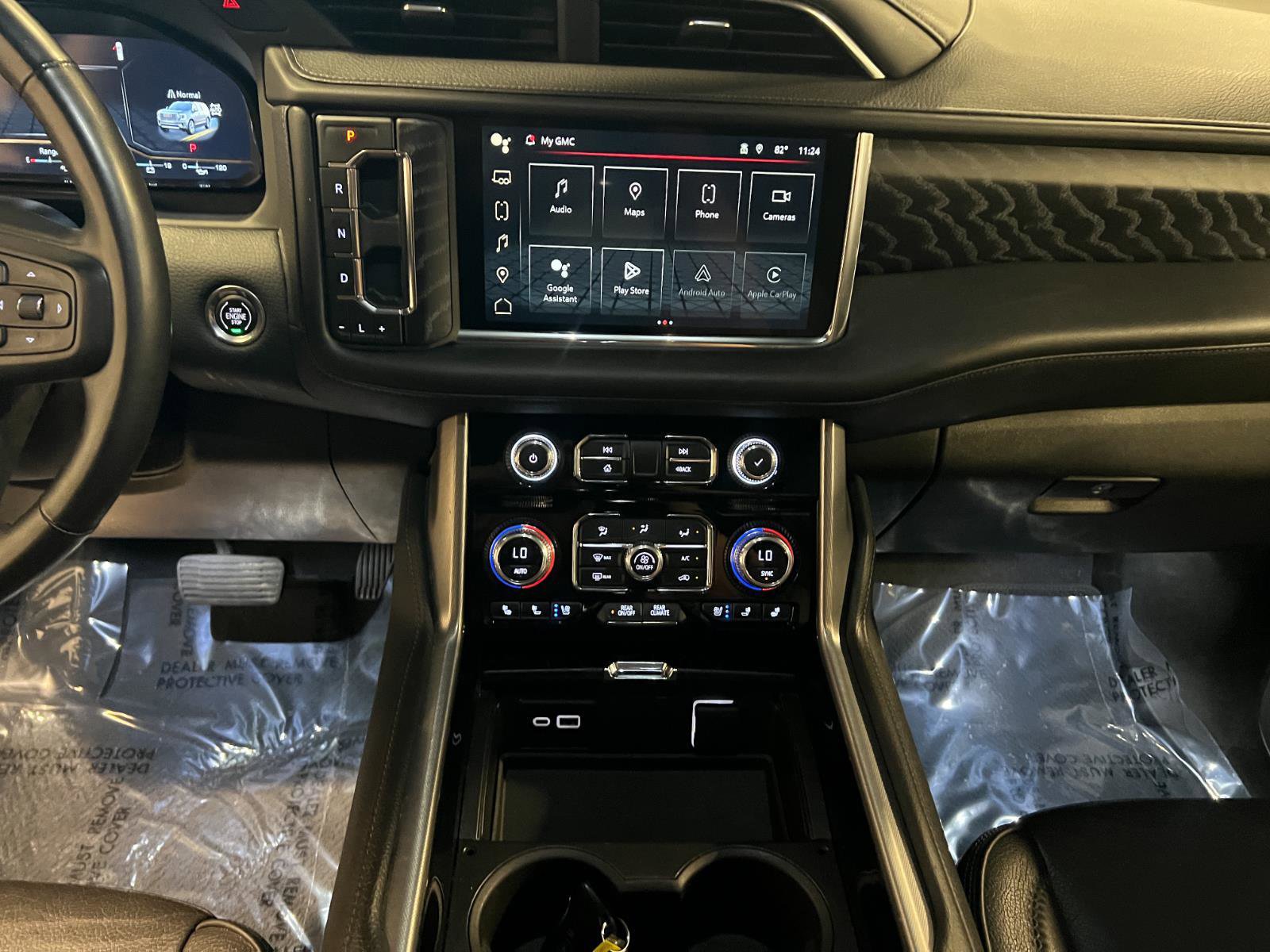 Used 2023 GMC Yukon XL Denali AWD/4WD image 16