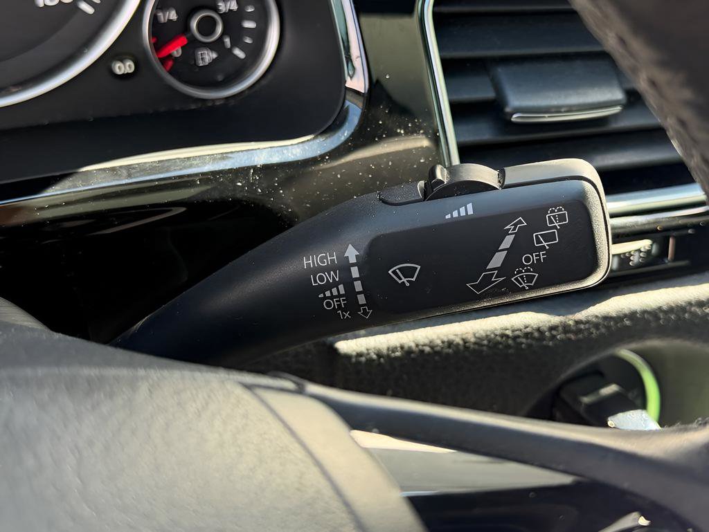 Used 2017 Volkswagen Touareg Wolfsburg Edition image 39