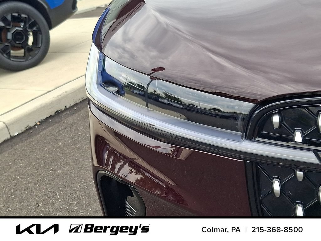 Used 2024 Lincoln Nautilus Premier AWD/4WD image 11