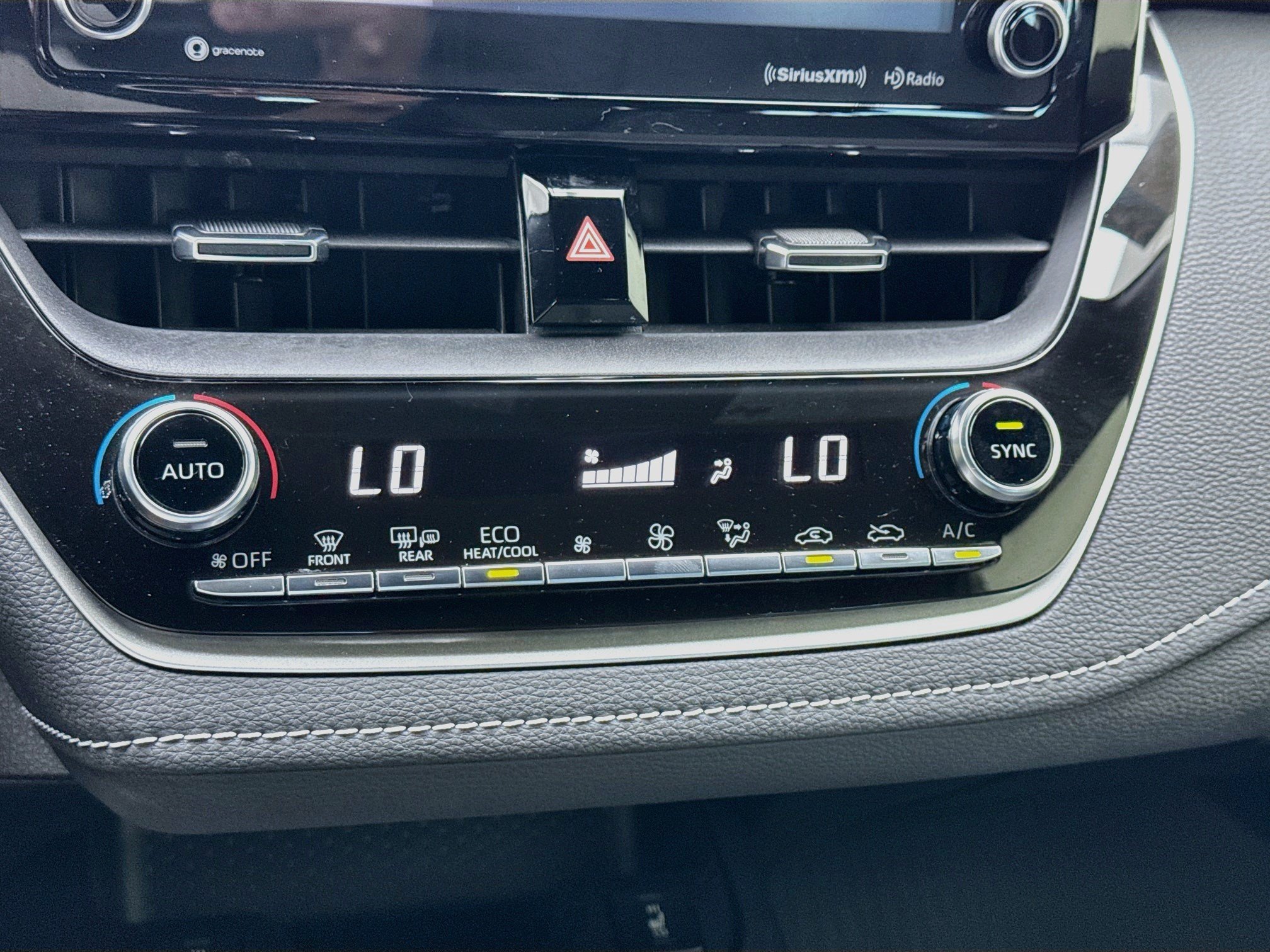 Used 2022 Toyota Corolla XSE FWD image 12