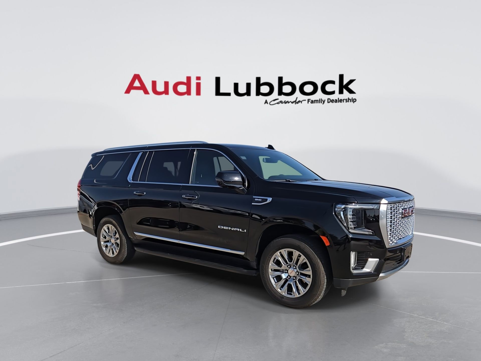 Used 2024 GMC Yukon XL Denali AWD/4WD image 2