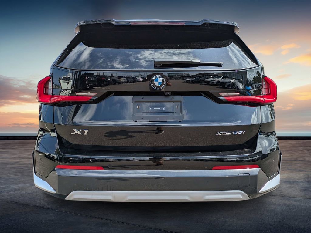 Used 2025 BMW X1 xDrive28i image 4