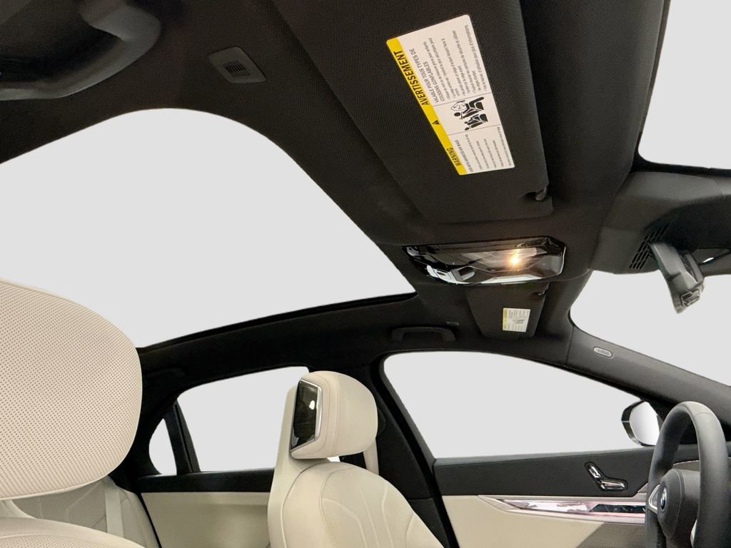 Certified 2024 BMW i7 xDrive60 image 17