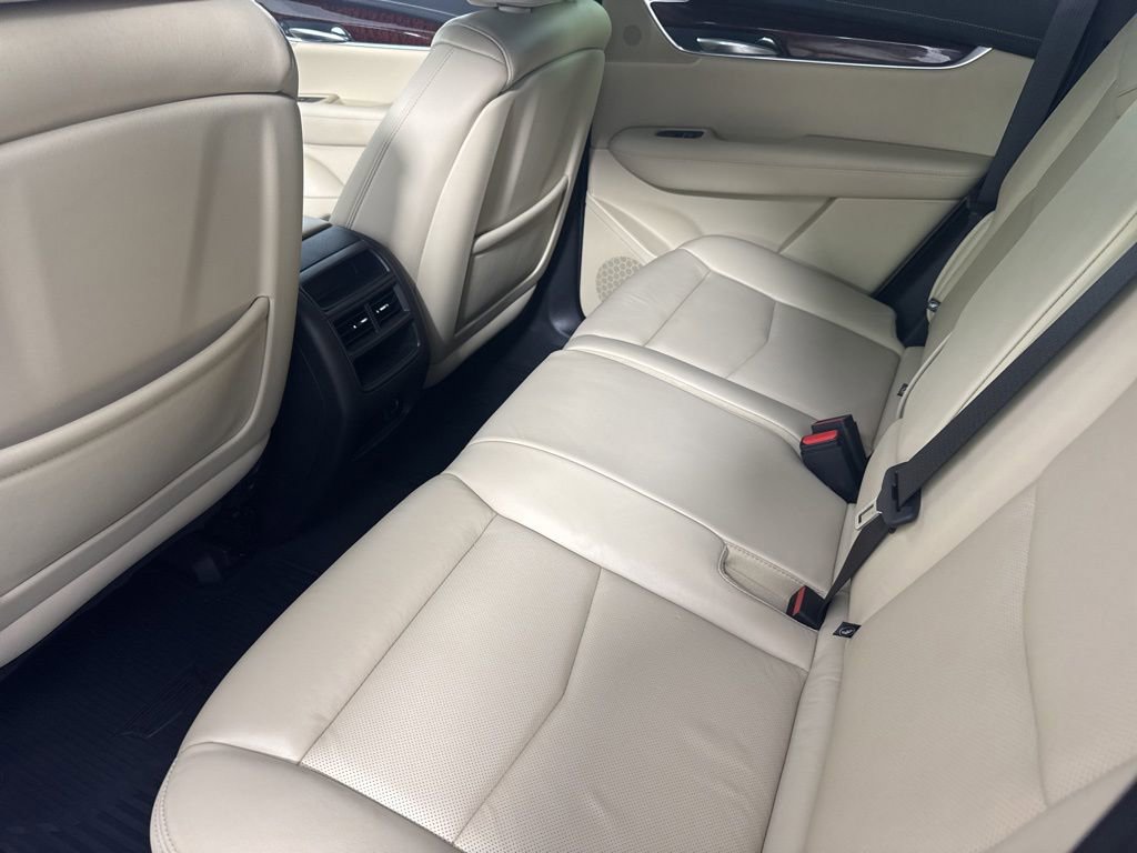 Used 2019 Cadillac XT5 Luxury AWD/4WD image 17