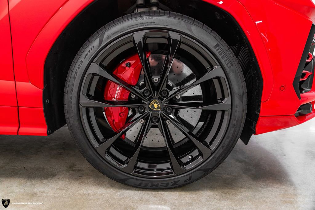Used 2022 Lamborghini Urus AWD/4WD image 9