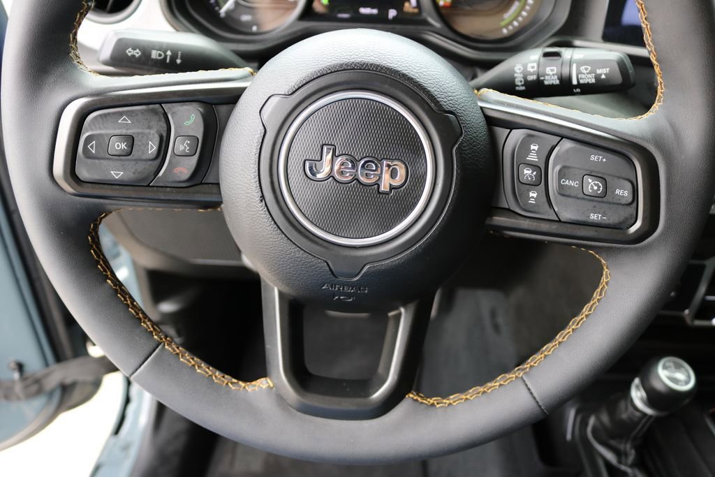 Used 2024 Jeep Wrangler Unlimited w/ Convenience Group AWD/4WD image 21