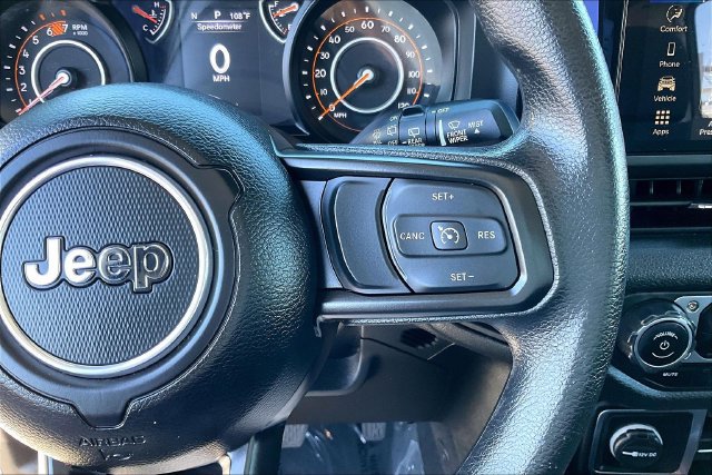Used 2025 Jeep Wrangler Unlimited Sport AWD/4WD image 19
