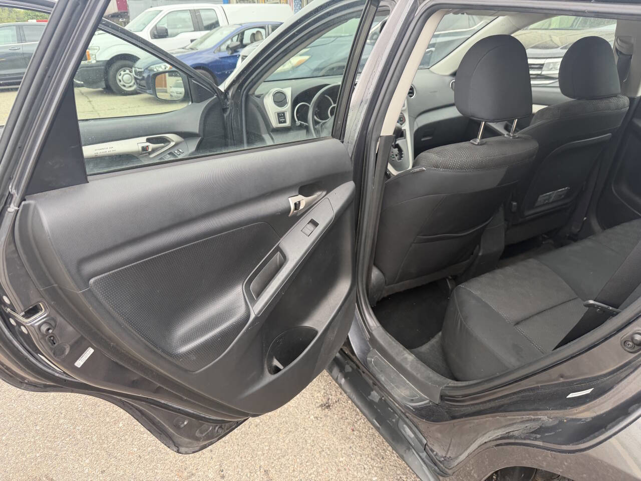 Used 2009 Pontiac Vibe w/ Preferred Package FWD image 5