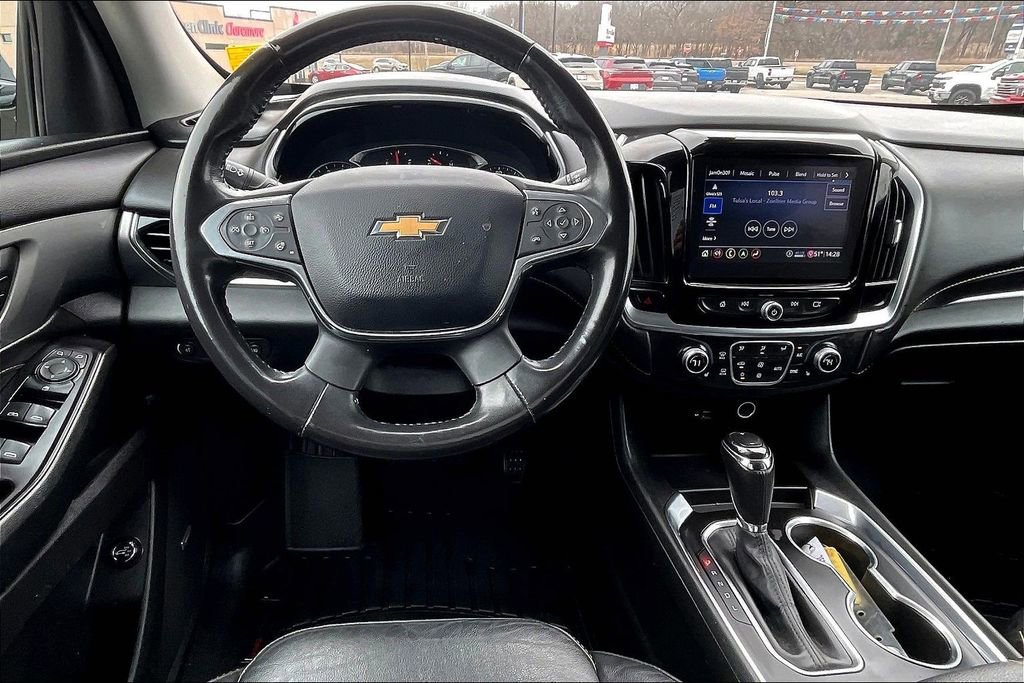 Used 2020 Chevrolet Traverse LT w/ LT Premium Package image 5