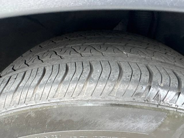 Used 2024 Tesla Model Y 2WD image 11