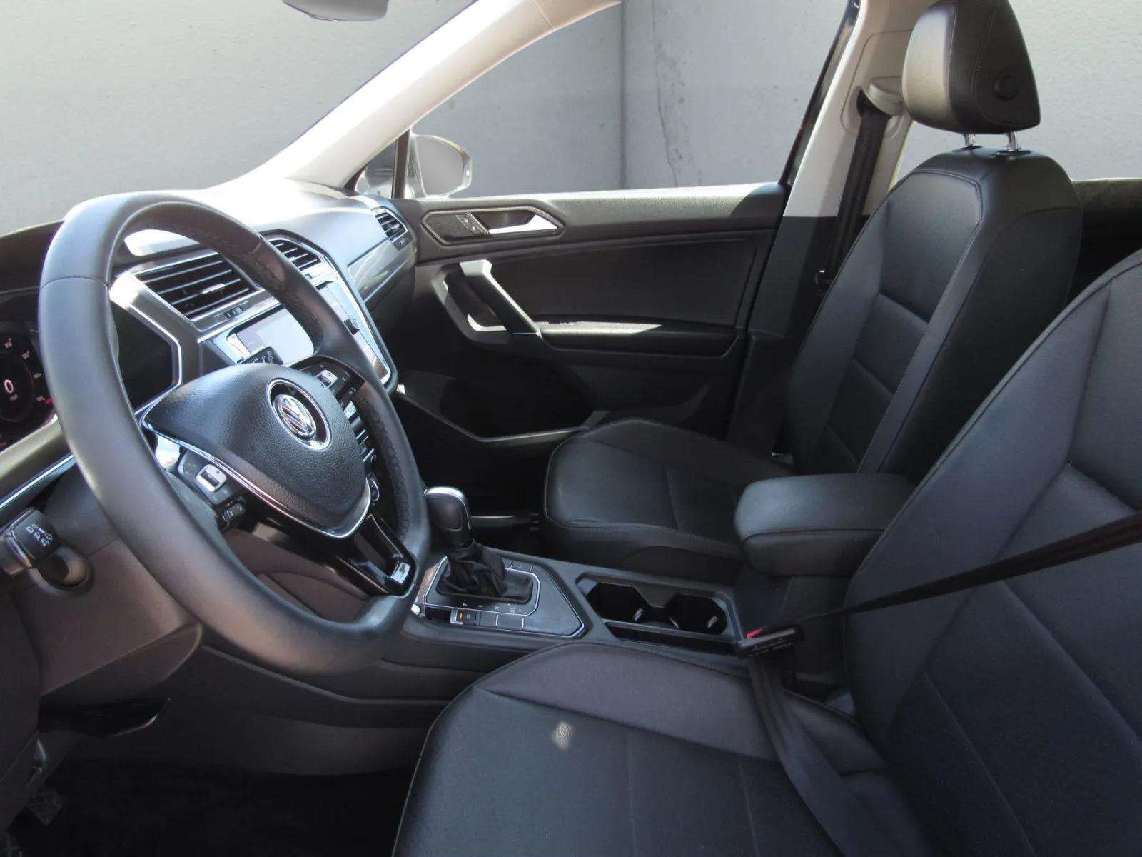 Used 2020 Volkswagen Tiguan SE R-Line FWD image 15