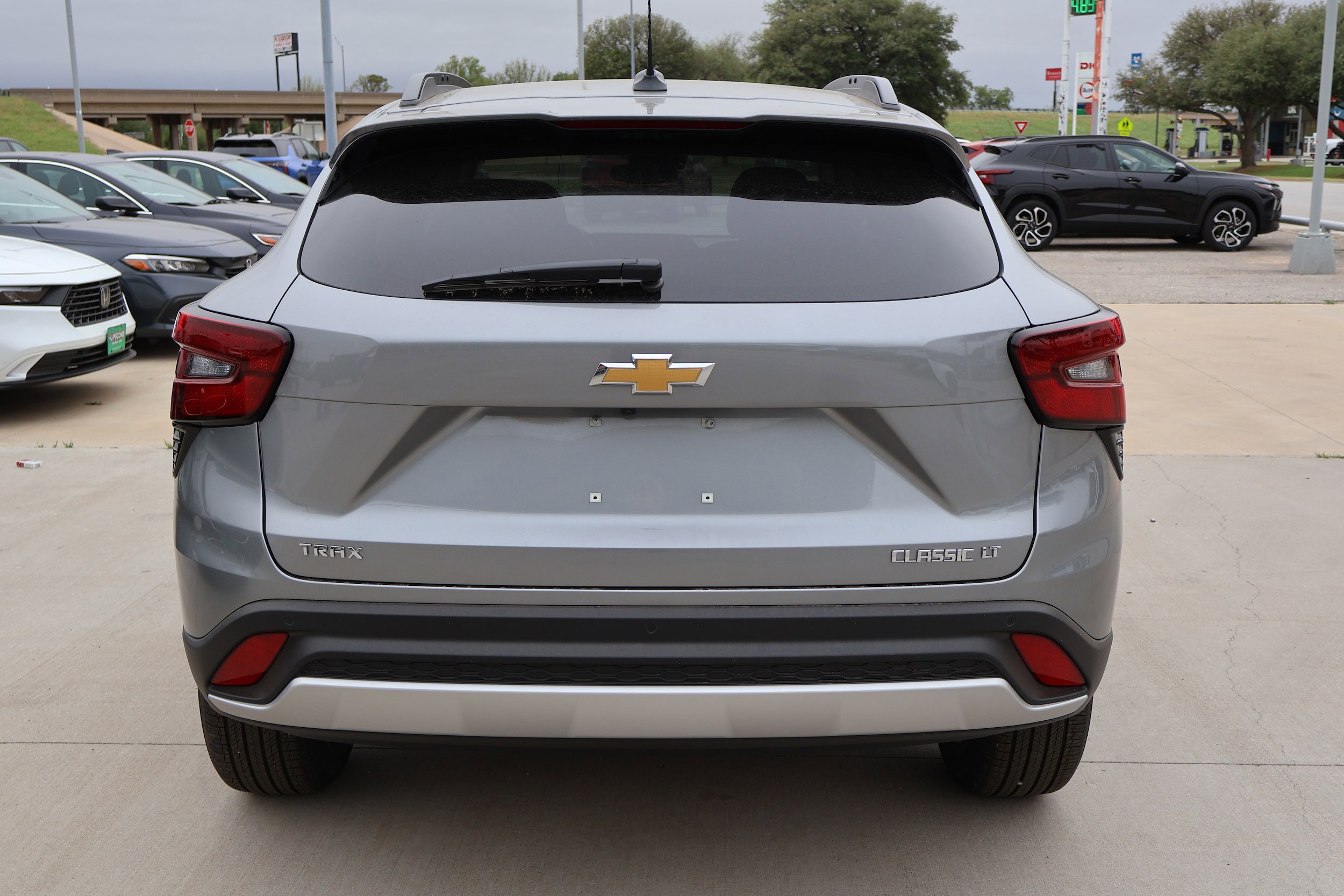 New 2026 Chevrolet Trax LT w/ Driver Confidence Package FWD image 5