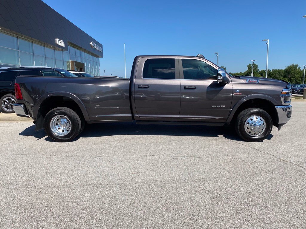 Used 2025 RAM 3500 Longhorn AWD/4WD image 9